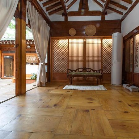 Dongmyo Hanok Sihwadang - Private Korean Style House In The City Center With A Beautiful Garden 首爾 外观 照片
