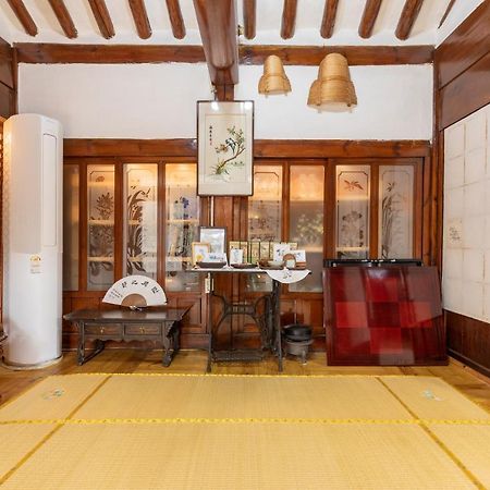 Dongmyo Hanok Sihwadang - Private Korean Style House In The City Center With A Beautiful Garden 首爾 外观 照片