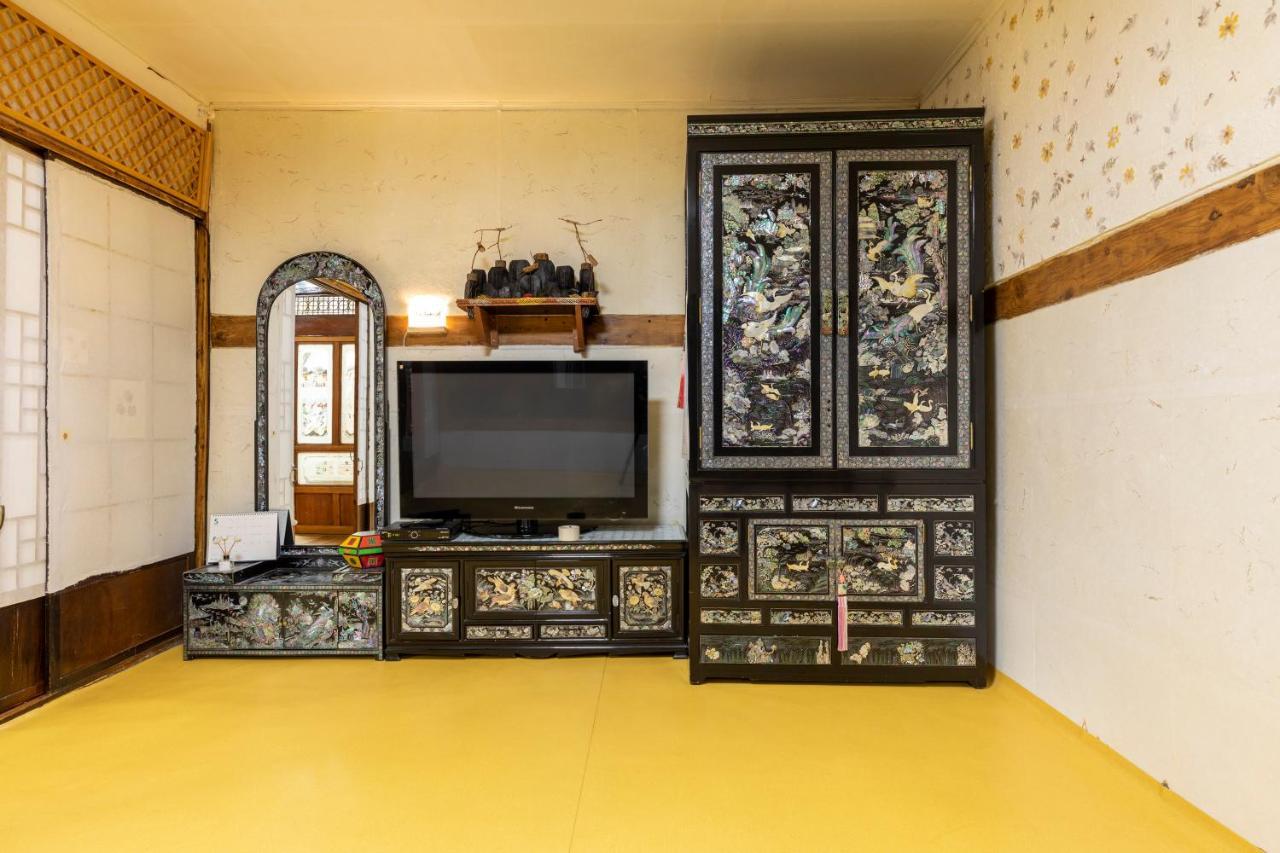 Dongmyo Hanok Sihwadang - Private Korean Style House In The City Center With A Beautiful Garden 首爾 外观 照片