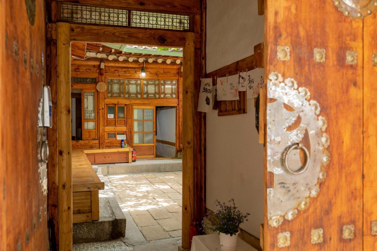 Dongmyo Hanok Sihwadang - Private Korean Style House In The City Center With A Beautiful Garden 首爾 外观 照片