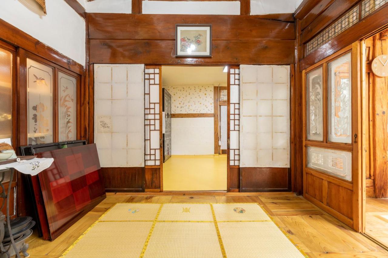 Dongmyo Hanok Sihwadang - Private Korean Style House In The City Center With A Beautiful Garden 首爾 外观 照片