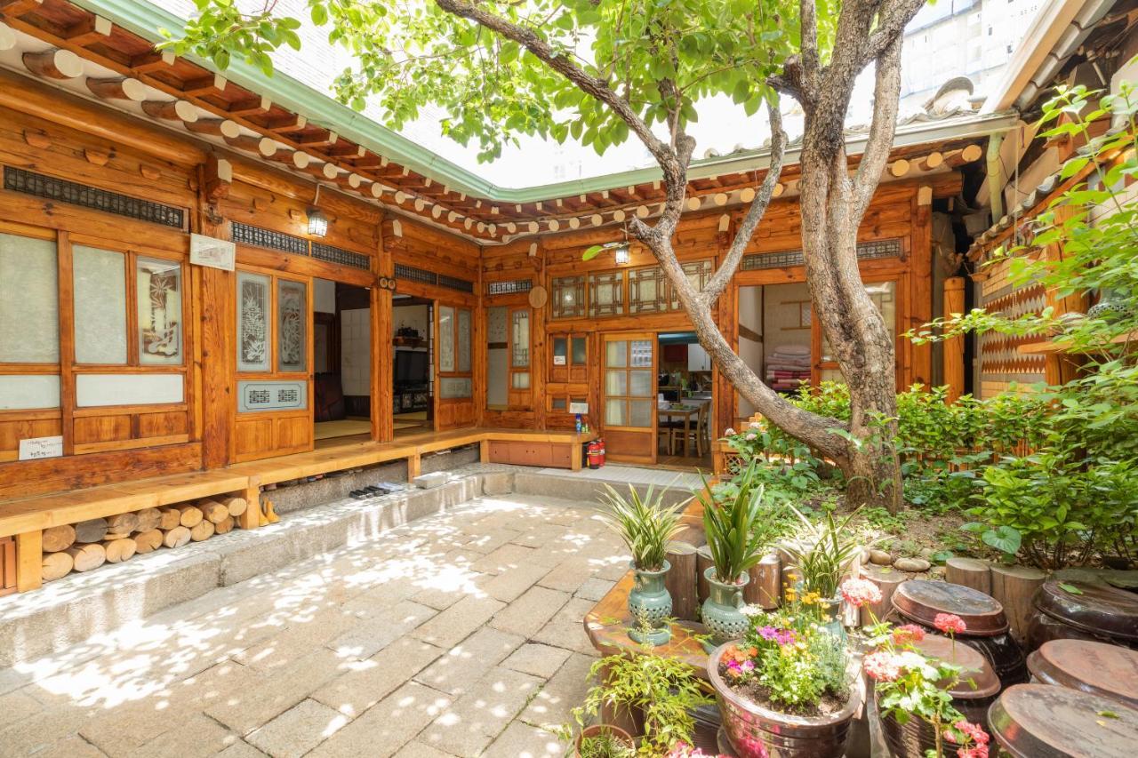 Dongmyo Hanok Sihwadang - Private Korean Style House In The City Center With A Beautiful Garden 首爾 外观 照片