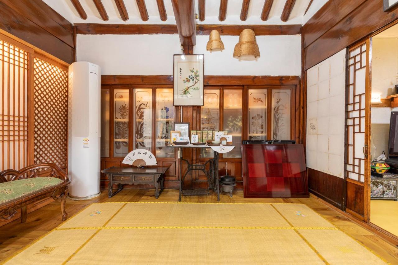 Dongmyo Hanok Sihwadang - Private Korean Style House In The City Center With A Beautiful Garden 首爾 外观 照片