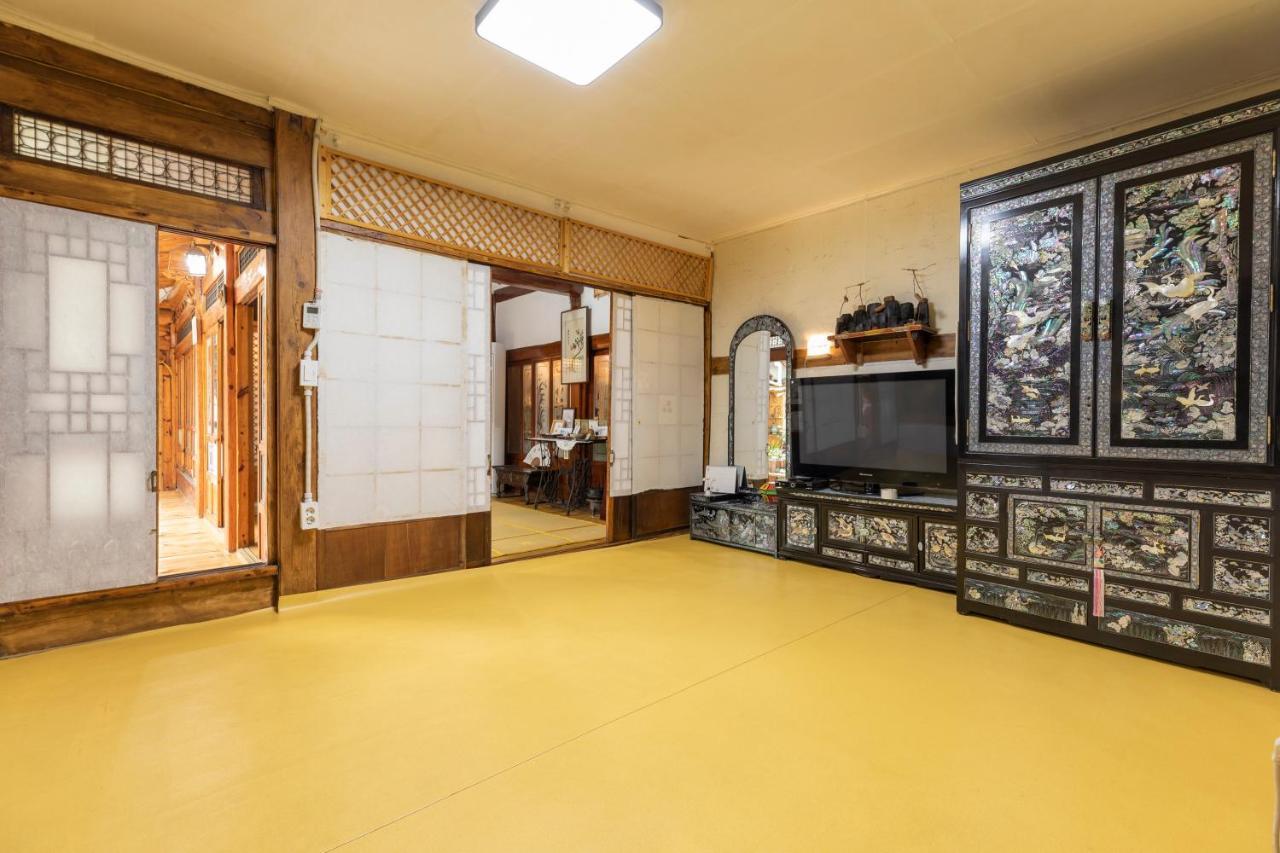 Dongmyo Hanok Sihwadang - Private Korean Style House In The City Center With A Beautiful Garden 首爾 外观 照片